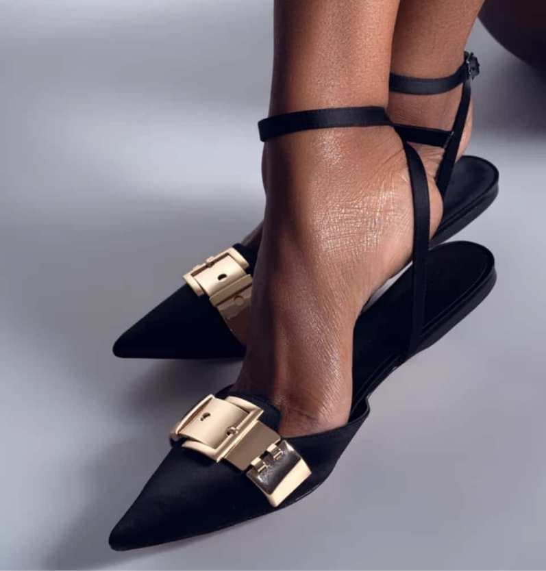 Black Chic Flat